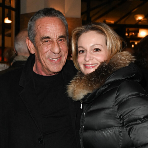 Thierry Ardisson et sa femme Audrey Crespo-Mara - Lancement du numéro 75 de la revue littéraire "La règle du jeu", avec pour thème "Comment lisez-vous ?", au Café de Flore à Paris. Le 16 février 2022 © Coadic Guirec / Bestimage