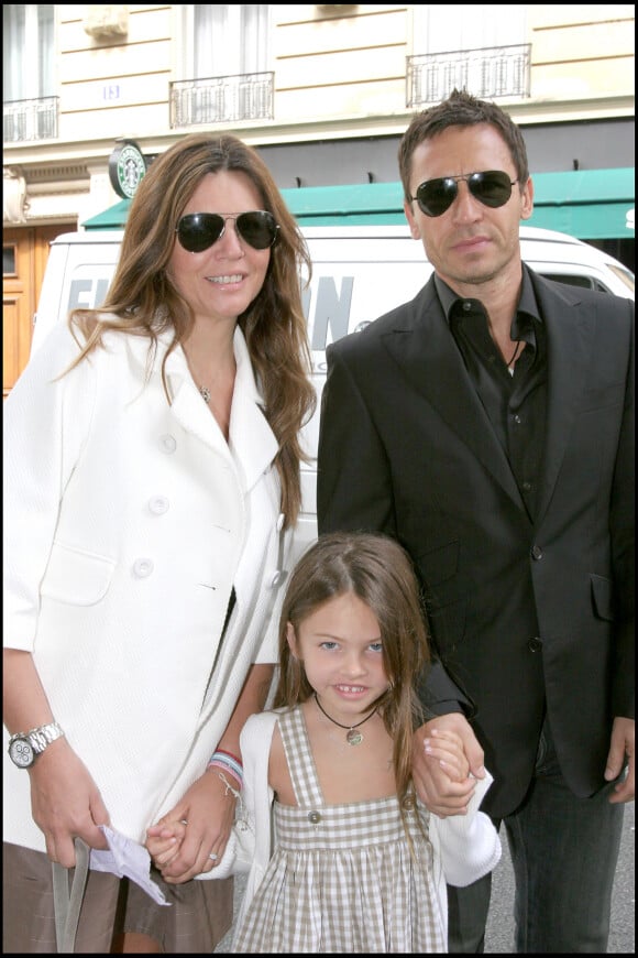 En 2001, elle donne naissance à sa fille Thylane, fruit de son amour avec son ex-mari Patrick Blondeau.
Veronika Loubry, Patrick Blondeau et Thylane.