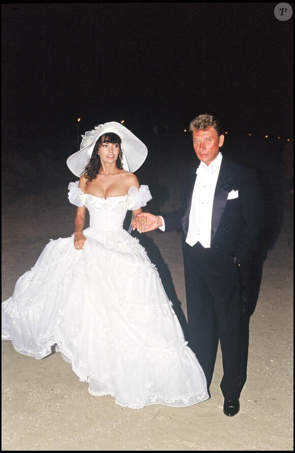 Adeline et Johnny Hallyday le jour de leur mariage 9 juillet 1990.