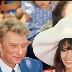 C'est le cas de celle d'Adeline et Johnny Hallyday, ici le jour de leur mariage le 9 juillet 1990.