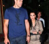 La relation nuptiale entre kim Kardashian et le basketteur Kris Humphries n'a pas duré plus de quelques semaines...
Le fiancé du joueur de NBA Kris Humphries emmène sa fiancée Kim Kardashian dîner ce soir au Waverly Inn à New York, New York le 24 juin 2011.