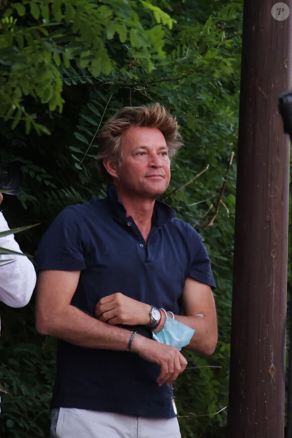 Laurent Delahousse, lui, est papa de deux enfants issus d'une première union avec la cousine de Tina Kieffer.
Alice Taglioni donne son premier concert de piano aux côtés d'Hélène Berger dans le cadre du Festival de musique du Cap Ferret, le 11 juillet 2022, au Canon, Lege Cap Ferret. Laurent Delahousse et Sarah Poniatowski étaient présents. Photo par Thibaud Moritz/ABACAPRESS.COM