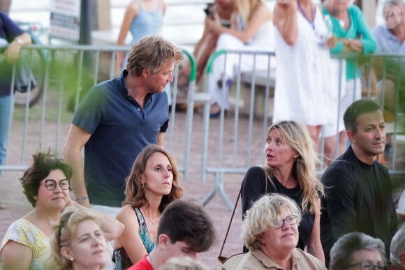 Ils sont ensemble devenus parents de deux enfants, Swann et Lino, nés en 2016 et en 2019
Alice Taglioni donne son premier concert de piano aux côtés d'Hélène Berger dans le cadre du Festival de musique du Cap Ferret, le 11 juillet 2022, au Canon, Lège-Cap-Ferret, devant Laurent Delahousse. Photo par Thibaud Moritz/ABACAPRESS.COM