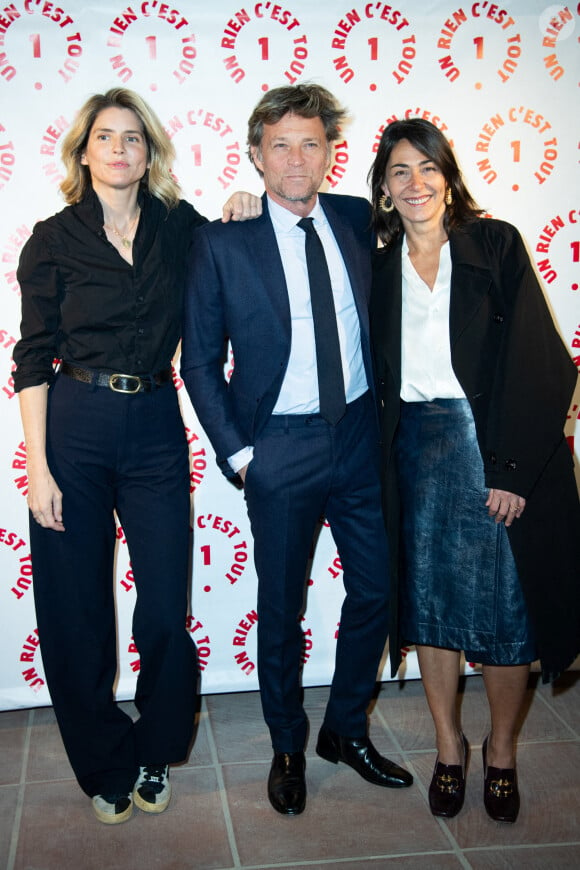 Alice Taglioni, Laurent Delahousse et Cécile Duffau au dîner de gala "Un Rien C'est Tout" au Musée de l'Armée à Paris, France, le 7 mars 2024. Photo par Aurore Marechal/ABACAPRESS.COM