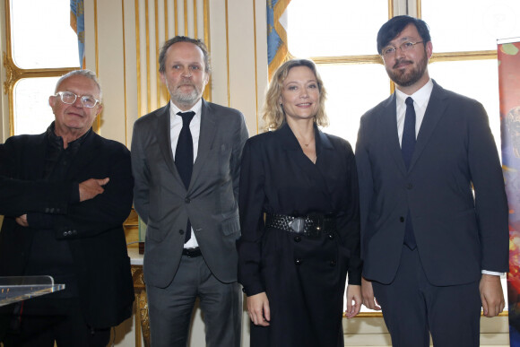 Exclusif - Michel Field, Jean-Marc Dumontet (Président des Molières), Caroline Vigneaux (Humoriste qui présentera la cérémonie des Molières) et Gaetan Brunel (Directeur de Cabinet de la Ministre de la Culture) - Réception en l'honneur des nommés aux Molières au Ministère de la Culture à Paris, France, le 25 Avril 2024. La cérémonie récompensant le monde du théâtre aura lieu le 6 mai 2024 aux Folies Bergère. © Bertrand Rindoff / Bestimage 