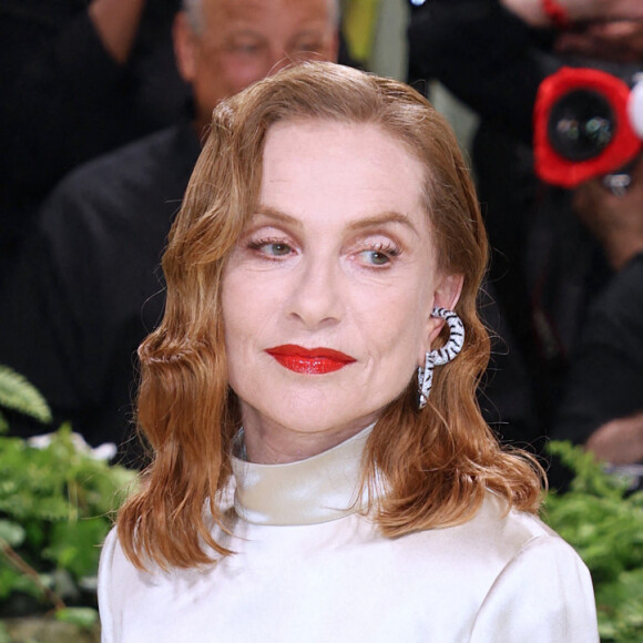 Parmi les autres Françaises présentes, il y avait Isabelle Huppert.
Isabelle Huppert au Met Gala 2024.