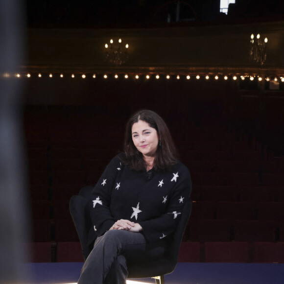 Exclusif - Cristiana Reali lors du tournage de l'émission "Sur scène avec" au théâtre des Bouffes Parisiens à Paris le 2 mai 2024. © Jack Tribeca / Bestimage