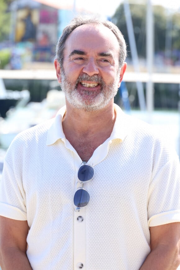 Bruno Solo lors du photocall de la série "Tout cela je te le donnerai"de la 25ème édition du Festival de la fiction de la Rochelle, France, le 15 septembre 2023. © Denis Guignebourg/BestImage 