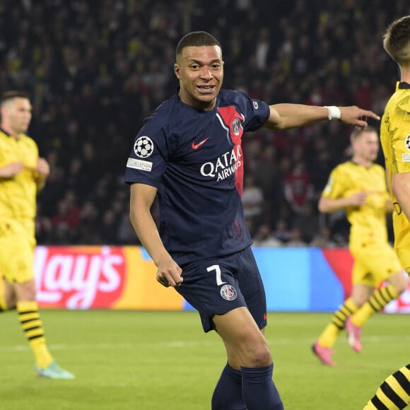 Kylian Mbappe (PSG) - Nico Schlotterbeck (Borussia Dortmund) - Demi-finale retour de Ligue des champions entre le PSG face au Borussia Dortmund (0-1) au Parc des Princes à Paris le 7 mai 2024.