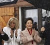 Les deux couples se sont retrouvés au col du Tourmalet, dans les Hautes-Pyrénées
 
Visite d'Etat du President chinois Xi Jinping en France. Deplacement dans les Hautes Pyrenees. Le president chinois Xi Jinping assiste a une danse des Pastourelles de Campan devant l'entree du restaurant traditionnel " L'etape du Berger ", situe col du Tourmalet a 2.156 metres d'altitude. © Sébastien Ortola / Pool / Bestimage