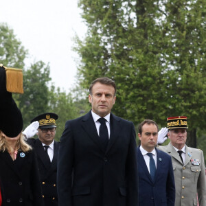 Le président Emmanuel Macron lors de la cérémonie de commémoration du 79ème anniversaire de la Victoire du 8 mai 1945, devant la Statue du Général de Gaulle, à Paris, France, le 8 mai 2024. © Stéphane Lemouton / Bestimage