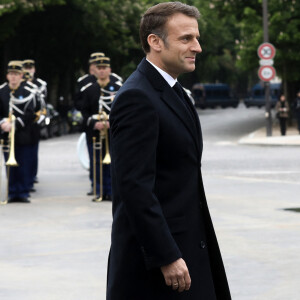 Le président Emmanuel Macron lors de la cérémonie de commémoration du 79ème anniversaire de la Victoire du 8 mai 1945, devant la Statue du Général de Gaulle, à Paris, France, le 8 mai 2024. © Stéphane Lemouton / Bestimage