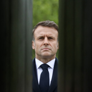 Le président Emmanuel Macron lors de la cérémonie de commémoration du 79ème anniversaire de la Victoire du 8 mai 1945, devant la Statue du Général de Gaulle, à Paris, France, le 8 mai 2024. © Stéphane Lemouton / Bestimage