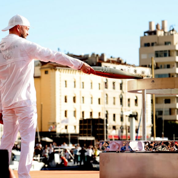 Jul - lors de la cérémonie d'arrivée de la flamme olympique au Vieux-Port de Marseille, France, le 8 mai 2024, avant les Jeux olympiques et paralympiques de Paris 2024. Le transfert de la flamme à terre d'un navire de haut du XIXème siècle marquera le début du relais de la torche olympique de 12 000 kilomètres (7500 milles) à travers la France. © Dominique Jacovides/Bestimage 