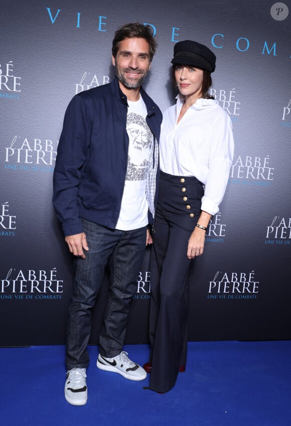 Arnaud Clément et Nolwenn Leroy lors de l'avant-première du film "L'Abbé Pierre - Une vie de combats" au cinéma UGC Normandie à Paris le 10 octobre 2023. © Denis Guignebourg / Bestimage 