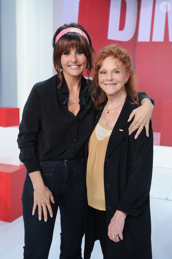 Faustine Bollaert et Agathe Natanson à l'enregistrement de l'émission "Vivement dimanche" au Studio Gabriel à Paris, présentée par Michel Drucker et diffusée le 12 mai sur France 3 © Guillaume Gaffiot / Bestimage