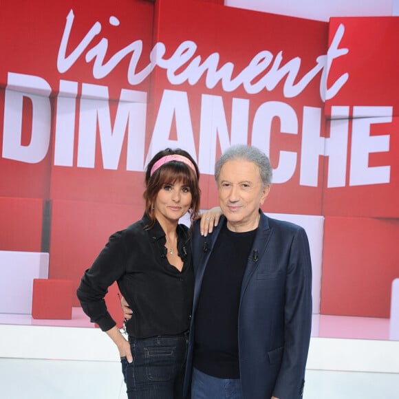 Faustine Bollaert et Michel Drucker - Enregistrement de l'émission "Vivement dimanche" au Studio Gabriel à Paris, présentée par M.Drucker et diffusée le 12 mai sur France 3 © Guillaume Gaffiot / Bestimage