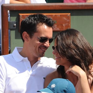 Faustine Bollaert et son petit ami Maxime Chattam assistant au 2e tour masculin des Internationaux de France 2012, disputé au stade Roland Garros à Paris, le 30 mai 2012. Photo par Gorassini-Guibbaud/ABACAPRESS.COM