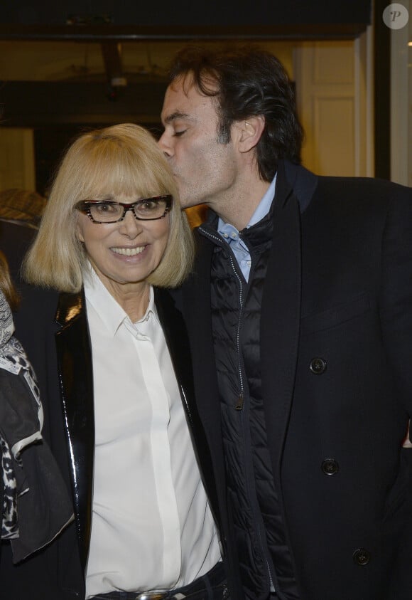 Mireille Darc et Anthony Delon - Vernissage de l'exposition des photographies de Mireille Darc chez Artcurial à Paris le 21 janvier 2016. " Un après-midi à Saint-Germain-des-Prés " regroupe 26 clichés en noir et blanc, intimes et sensibles, qui retracent un moment tout en sensualité dans la vie de Chloé, le modèle choisi par Mireille Darc. © Coadic Guirec/Bestimage