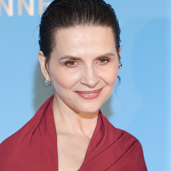 Juliette Binoche - Photocall du dîner d'ouverture du 77ème Festival International du Film de Cannes, au Carlton. Le 14 mai 2024 © Borde-Jacovides-Moreau / Bestimage 