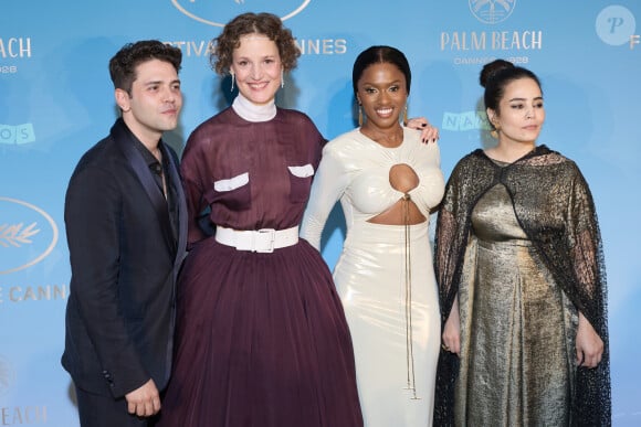 Xavier Dolan, Vicky Krieps, Maïmouna Doucouré, Asmae El Moudir - Photocall du dîner d'ouverture du 77ème Festival International du Film de Cannes, au Carlton. Le 14 mai 2024 © Borde-Jacovides-Moreau / Bestimage 