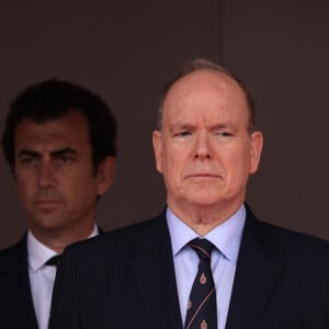 Le prince Albert II de Monaco a assisté au Monaco E-Prix 2024, le 27 avril 2024. Le pilote Jaguar Mitch Evans a remporté la course devant son coéquipier Nick Cassidy suivi par Stoffel Vandoorne sur DS Penske. C'est la 7eme édition du Monaco E-prix. A l'occasion de la 10eme saison du Championnat du Monde ABB FIA Formula E, les monoplaces de 3eme génération ont parcouru les rues de la Principauté. © Claudia Albuquerque/Bestimage 