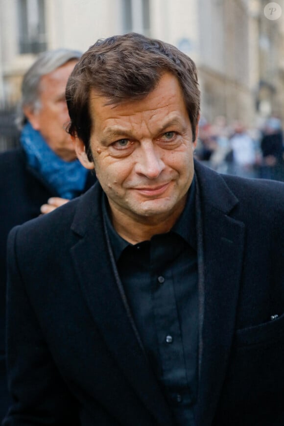 Une grande première pour Laurent Mariotte ! 
Laurent Mariotte - Sorties des obsèques de Jean-Pierre Pernaut en la Basilique Sainte-Clotilde à Paris le 9 mars 2022. © Christophe Clovis / Bestimage 