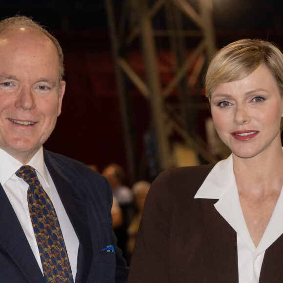 Albert de Monaco a été décoré à l'Elysée ce mardi en présence de Charlene
Le prince Albert II de Monaco et la princesse Charlène de Monaco lors de la remise des prix de l'Exposition Canine Internationale, organisée par la Société Canine de Monaco et le Monaco Kennel Club, dans le quartier de Fonvieille © Olivier Huitel/Pool Monaco/Bestimage 