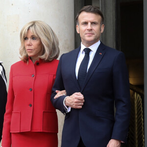 Ils ont bien entendu été recus par le couple présidentiel.
Le président français Emmanuel Macron et sa femme la Première Dame Brigitte Macron accueillent le président chinois et sa femme la Première Dame pour un entretien bilatéral au palais présidentiel de l'Elysée à Paris, France, le 6 mai 2024, dans le cadre de la visite officielle du président chinois en France. © Stéphane Lemouton/Bestimage 