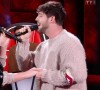 Lors de chaque interprétation sur scène, il apparait avec un foulard au bras.
Odem, talent de Vianney dans "The Voice".
