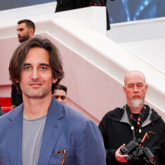 Dimitri Rassam - Montée des marches du film " Diamant Brut " lors du 77ème Festival International du Film de Cannes, au Palais des Festivals à Cannes. Le 15 mai 2024 © Jacovides-Moreau / Bestimage 