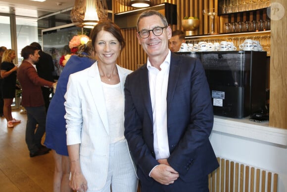 Un conte de fées
Exclusif - Les journalistes Carole Gaessler et Francis Letellier - Internationaux de France de Tennis de Roland Garros 2023 - Jour 4 à Paris, France, le 31 mai 2023. © Bertrand Rindoff / Bestimage 