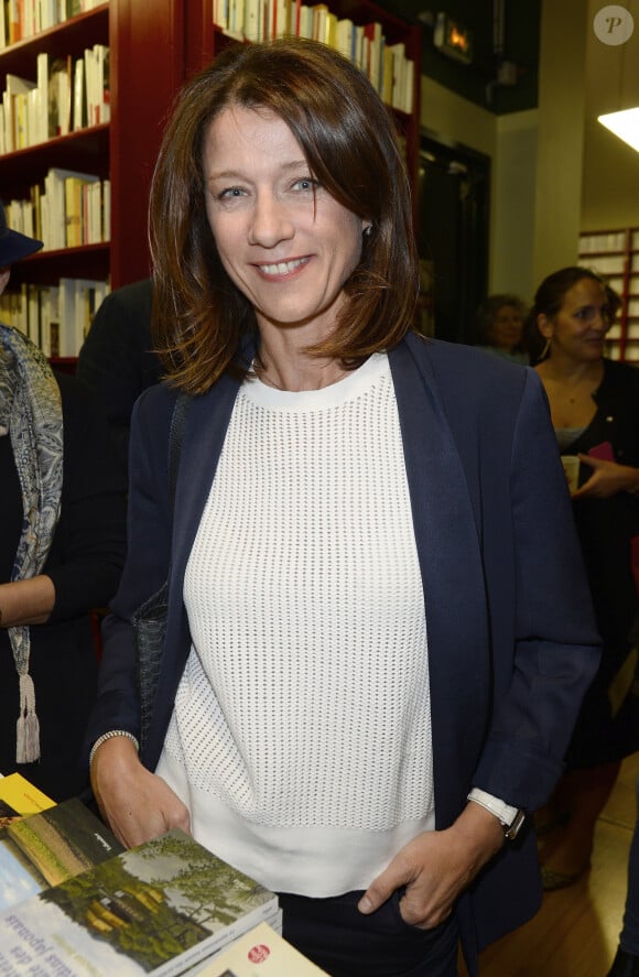 Carole Gaessler - Signature de l'ouvrage collectif "Ensemble contre la gynophobie" à la librairie "L'Ecume des Pages" à Paris, le 26 mai 2016. © Guirec Coadic/Bestimage