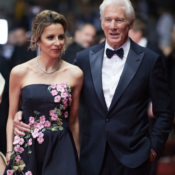 Alejandra Silva et son mari Richard Gere - Montée des marches du film "Oh, Canada" lors du 77ème Festival International du Film de Cannes au Palais des Festivals à Cannes. Le 17 mai 2024 © Jacovides-Moreau / Bestimage