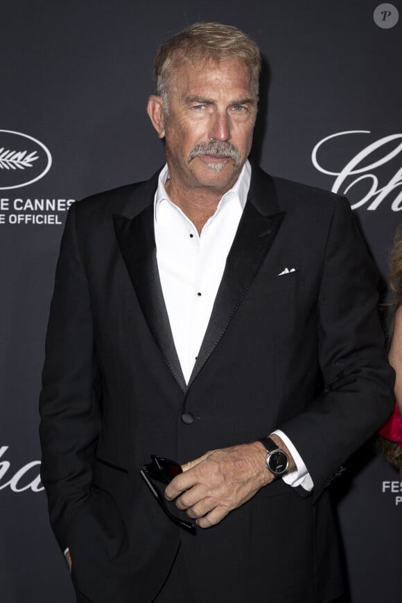 Kevin Costner - Photocall du dîner "Trophée Chopard" au Carlton Beach lors du 77ème Festival International du Film de Cannes. Le 17 mai 2024 © Olivier Borde / Bestimage