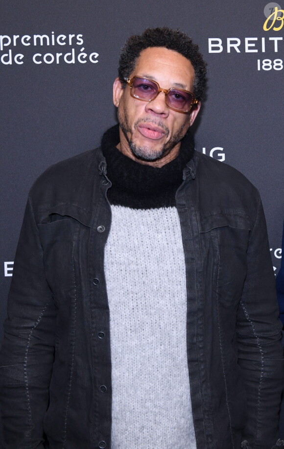 Exclusif - JoeyStarr - Dîner de charité Breitling à la Samaritaine pour l'association "Premiers de Cordée" à Paris le 14 novembre 2022. L'associationPremiers de Cordée propose des animations sportives auprès des enfants hospitalisés. ADN de l'association depuis sa création, ce programme comprend de nombreuses actions pour initier un maximum d'enfants malades et/ou en situation de handicap à la pratique sportive. © Rachid Bellak/Bestimage 