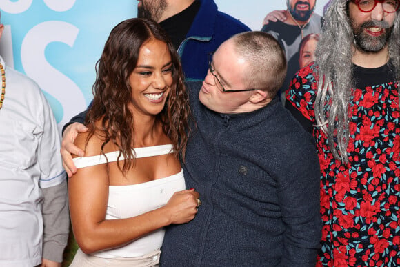 Alice Belaïdi et Benjamin Vandewalle assistent à la première du film "Un P'tit Truc En Plus" à l'UGC Normandie le 25 avril 2024 à Paris. Nasser Berzane/ABACAPRESS.COM