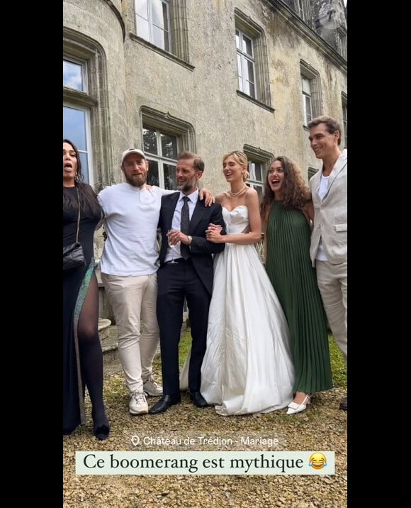 Tout comme Louise Chabat et son compagnon Julien. 
Mariage de Nicolas Duvauchelle et Anne-Charlotte @ Instagram