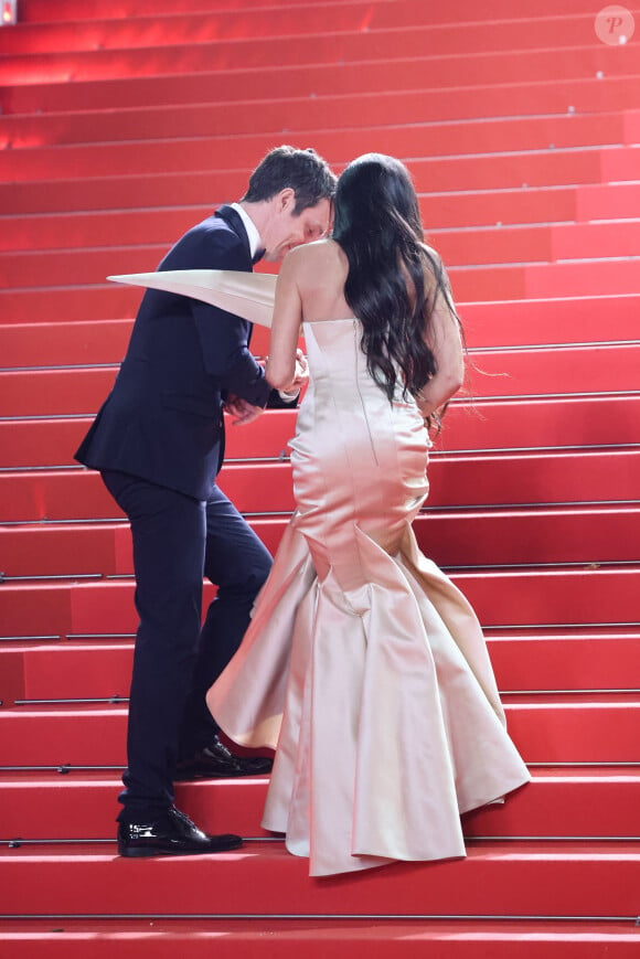 Sur le tapis rouge, Demi Moore a dérouté avec la coupe de sa robe Schiaparelli
Demi Moore - Montée des marches du film " The Substance " lors du 77ème Festival International du Film de Cannes, au Palais des Festivals à Cannes. Le 19 mai 2024 © Jacovides-Moreau / Bestimage