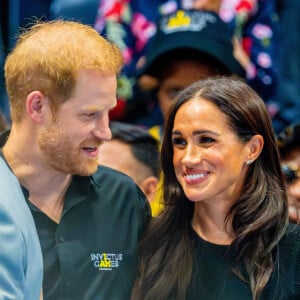 Le prince Harry, duc de Sussex et Meghan Markle, duchesse de Sussex, participent à une remise de médailles lors des Invictus Games 2023 (Day 4) à Dusseldorf, le 13 septembre 2023. 