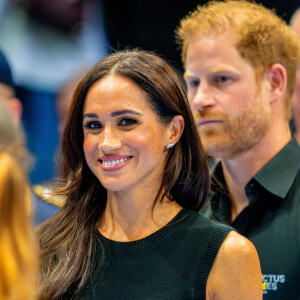 Le prince Harry, duc de Sussex et Meghan Markle, duchesse de Sussex, participent à une remise de médailles lors des Invictus Games 2023 (Day 4) à Dusseldorf, le 13 septembre 2023. 