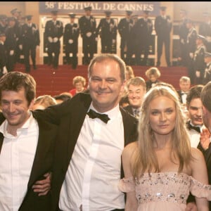 Dany Boon, Guillaume Canet et Diane Kruger - Montée des Marches du film "Joyeux Noël" lors du 58e festival de Cannes