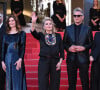 Chiara Mastroianni était elle aussi bien entendu présente, et donc entourée de son ex.
Fabrice Luchini, Christophe Honoré, Chiara Mastroianni, Catherine Deneuve, Benjamin Biolay, Nicole Garcia, Melvil Poupaud et Hugh Skinner, montée des marches de 'Marcello Mio' au Festival de Cannes, le 21 mai 2024.