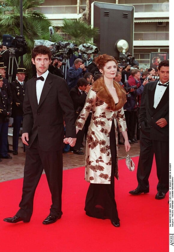 Chiara Mastroianni et Melvil Poupaud, montée des marches, Festival de Cannes en 1997.