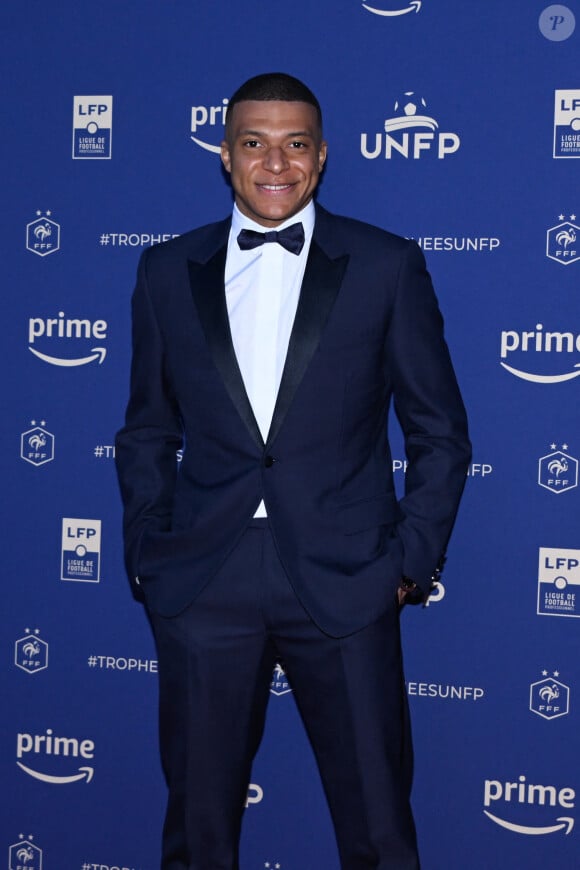 Une vidéo de l'attaquant du PSG a fait le buzz sur les réseaux sociaux
 
Kylian Mbappé - Photocall de la 32ème cérémonie des "Trophées UNFP du football" au Pavillon d'Armenonville à Paris, le 13 mai 2024.