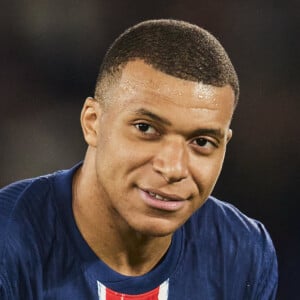 Kylian Mbappé rend une jeune femme célèbre !
 
Kylian Mbappé - Dernier match de Kylian Mbappé (25 ans) avec le PSG en Ligue 1 Uber Eats lors de la rencontre "PSG-Toulouse" au Parc des Princes à Paris. © Cyril Moreau/Bestimage