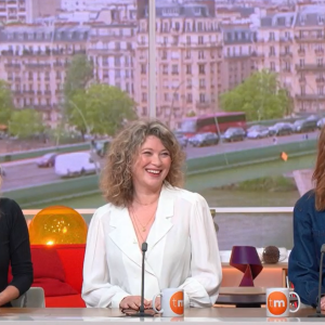 Cécile Bois fait une annonce concernant "Candice Renoir", dans "Télématin", le 22 mai 2024