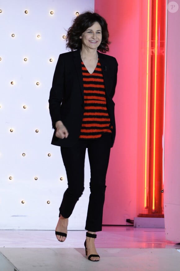 Un sujet qu'elle abordait en 2017.
Valérie Lemercier - Enregistrement de l'émission "Vivement Dimanche" diffusée le 20 avril 2014, au pavillon Gabriel à Paris, le 16 avril 2014. 