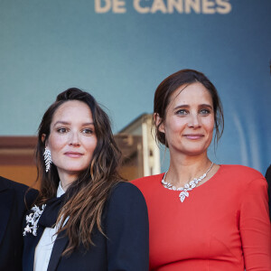 Anais Demoustier, Julie De Bona - Montée des marches du film « Le comte de Monte-Cristo » lors du 77ème Festival International du Film de Cannes, au Palais des Festivals à Cannes. Le 22 mai 2024 © Jacovides-Moreau / Bestimage