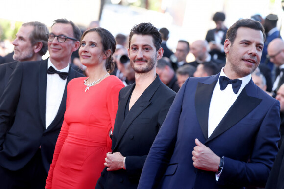 Julie de Bona, Pierre Niney, Laurent Lafitte - Montée des marches du film « Le comte de Monte-Cristo » lors du 77ème Festival International du Film de Cannes, au Palais des Festivals à Cannes. Le 22 mai 2024 © Jacovides-Moreau / Bestimage  Red carpet of the movie « Le comte de Monte-Cristo » during the 77th Cannes International Film Festival at the Palais des Festivals in Cannes, France. On may 22th 2024 